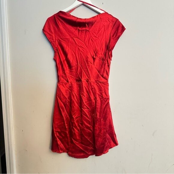 Hello Molly Red Satin Twist Cutout Back Mini Dress Size Medium (6) - Picture 4 of 15